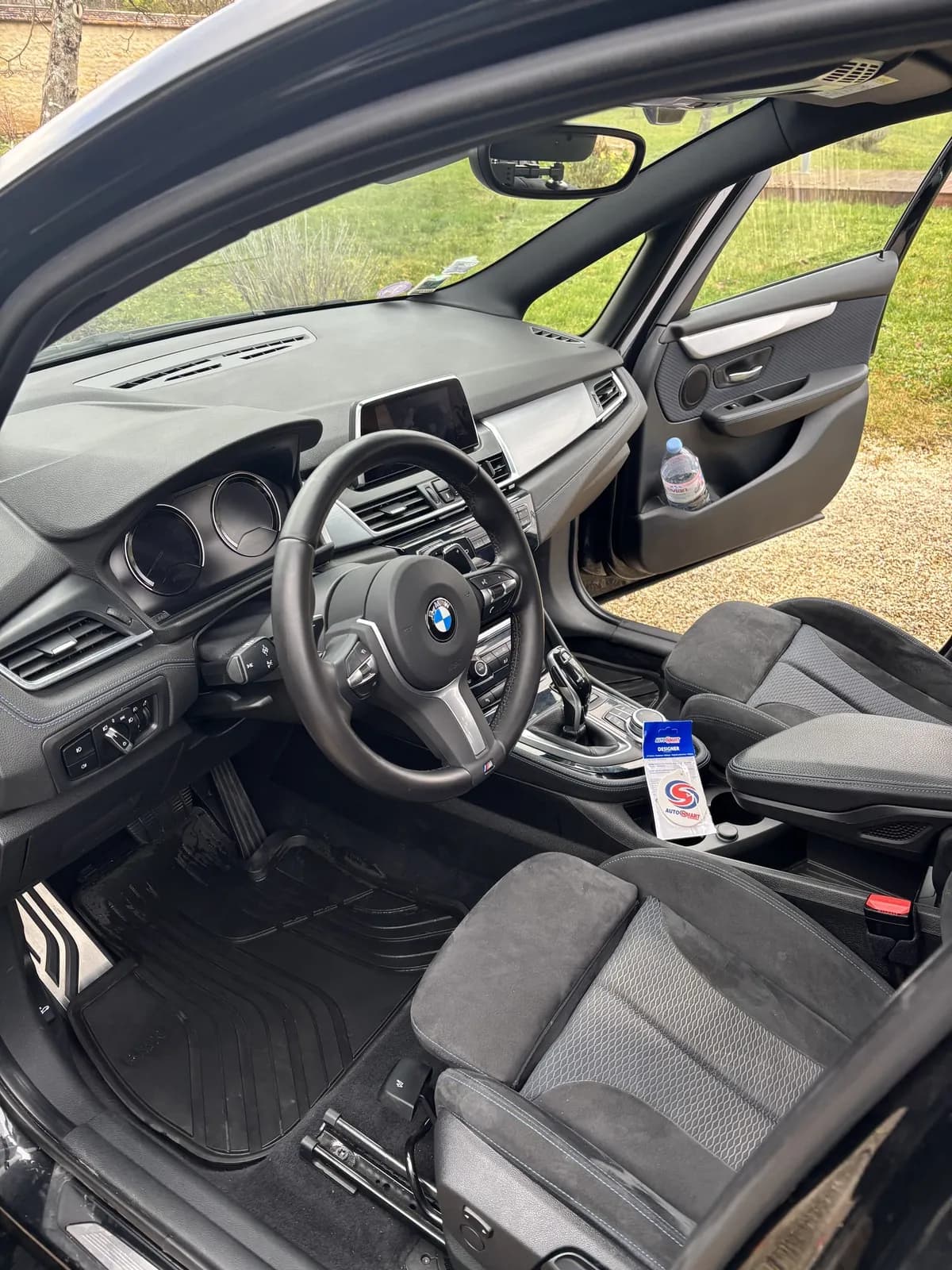 Intérieur BMW Série 2 après nettoyage premium complet