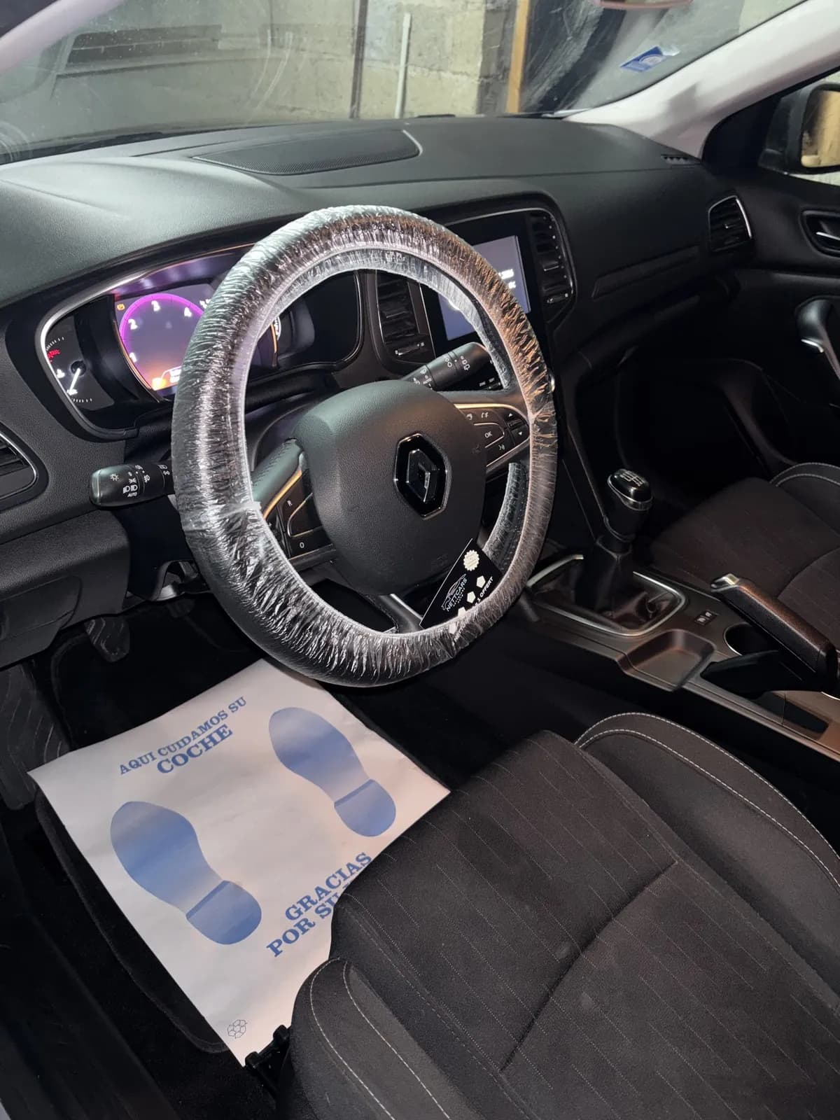 Intérieur Renault Mégane après nettoyage premium